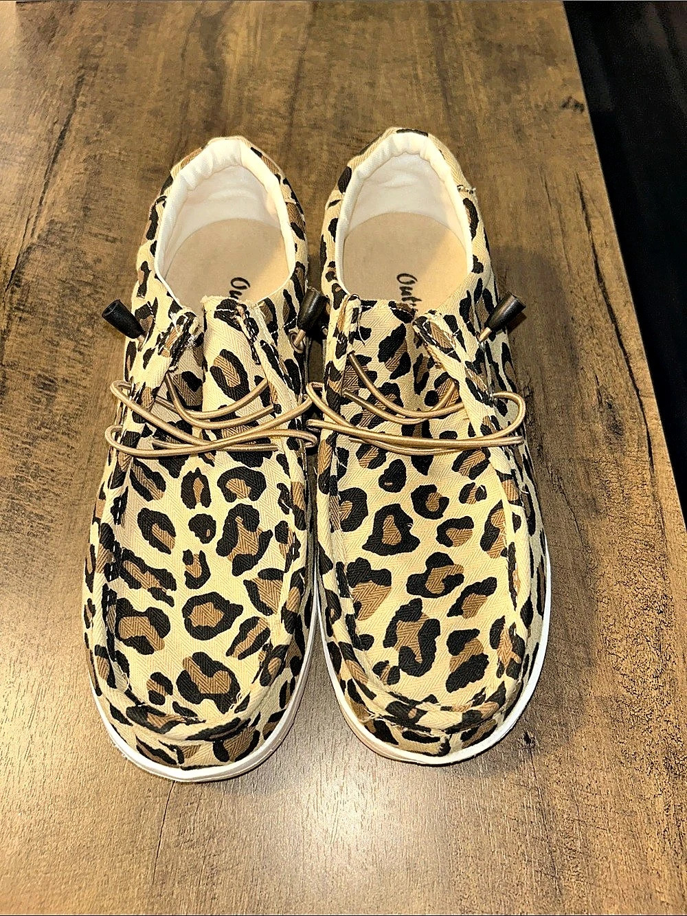 Outwoods Walk-1 Leopard Print Sneakers US 7.5